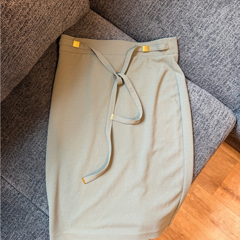NYC Women's Midi Skirt in Light Green with Gold Accents